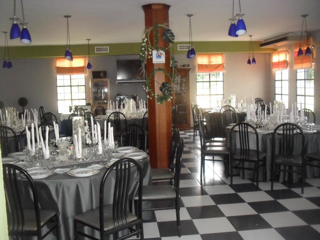 Hostal San Luis Almodovar del Rio Exterior photo