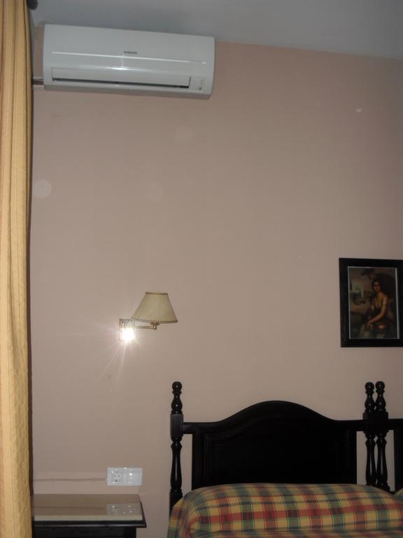 Hostal San Luis Almodovar del Rio Exterior photo